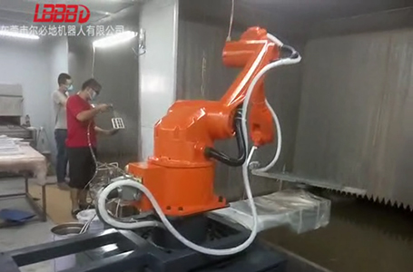 爾必地噴涂機(jī)器人空調(diào)蓋板噴涂案例