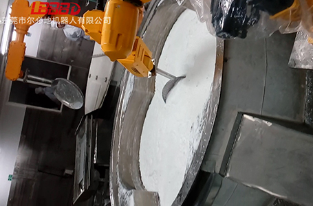 爾必地粉末自動上下料機(jī)器人作業(yè)案例